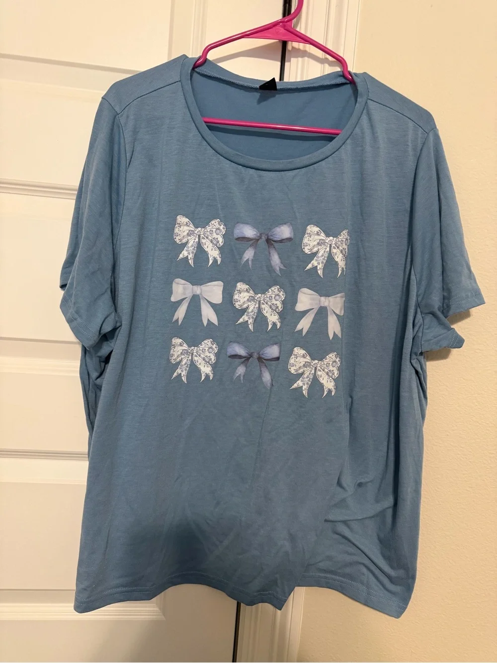 SHEIN Blue Short Sleeve Tee with Bow Print